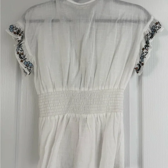 Max Studio White Blouse with Blue Embroidery - Picture 3 of 4